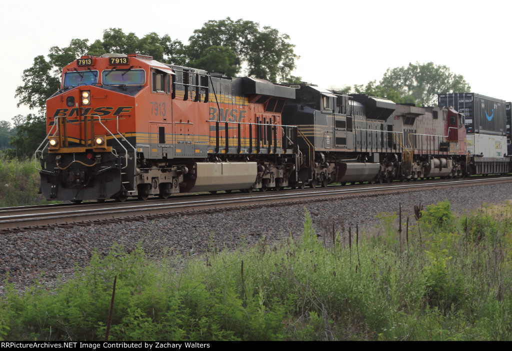 BNSF 7913 NS 1066